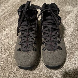 Brand new Danner womens mountain enduroweave hiking boots